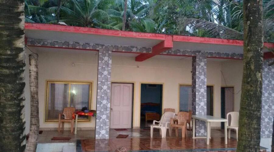 Solgaonkar Beach Resort, Tarkarli 1